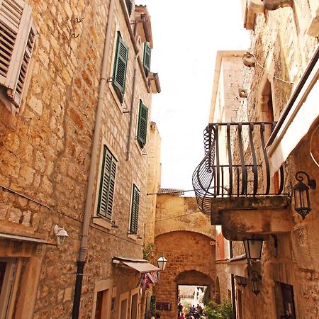 Rooms And Apartments Villa Town Gate Hvar Хвар Экстерьер фото